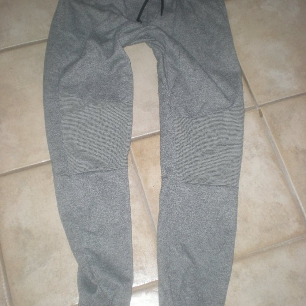 DEPARTWEST   Brand Sweat pants  Joggers   NEW  BUCKLE  Size Small Grey
